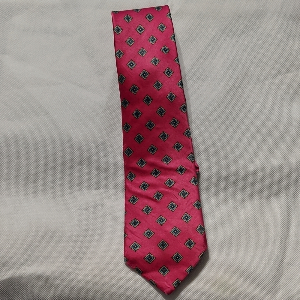 Andhurst Bright Pink Fuchsia with Diamond Medallion Silk Neck Tie